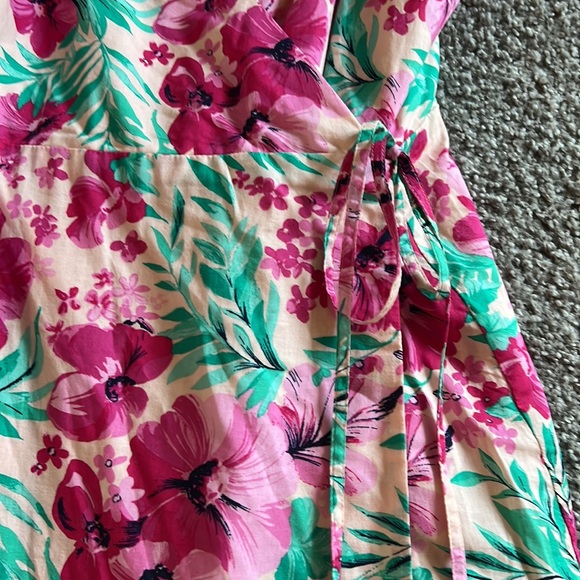 Beautiful J. Crew floral wrap dress size 6 - Picture 7 of 16